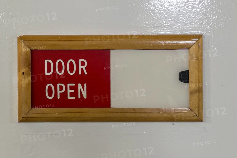 Door open sign on the cruise ship Vasco da Gama