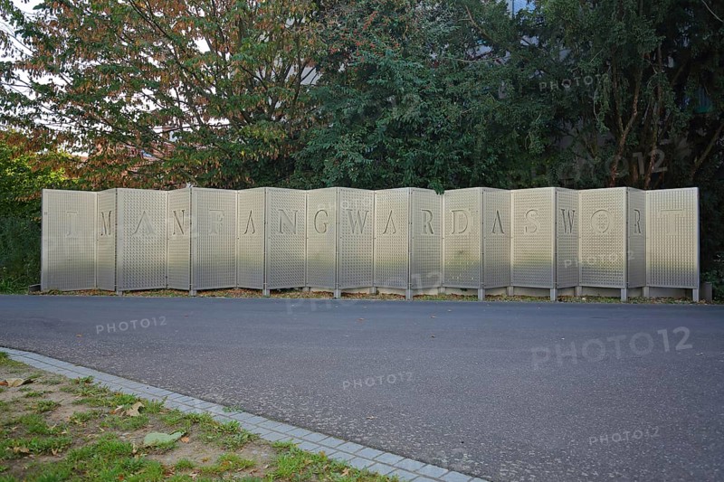 Sculpture by Stefan Schwerdtfeger with inscription