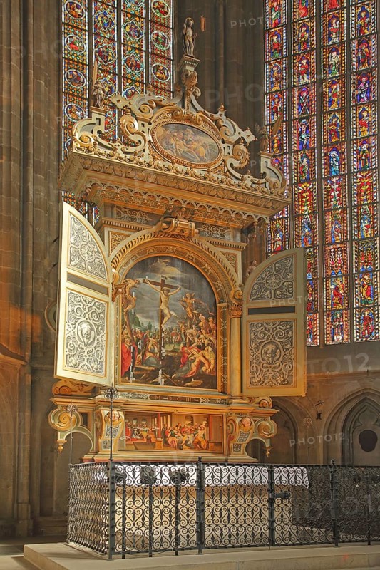 Winged altar built 1604 with painting of the Gothic town church St. Dionys