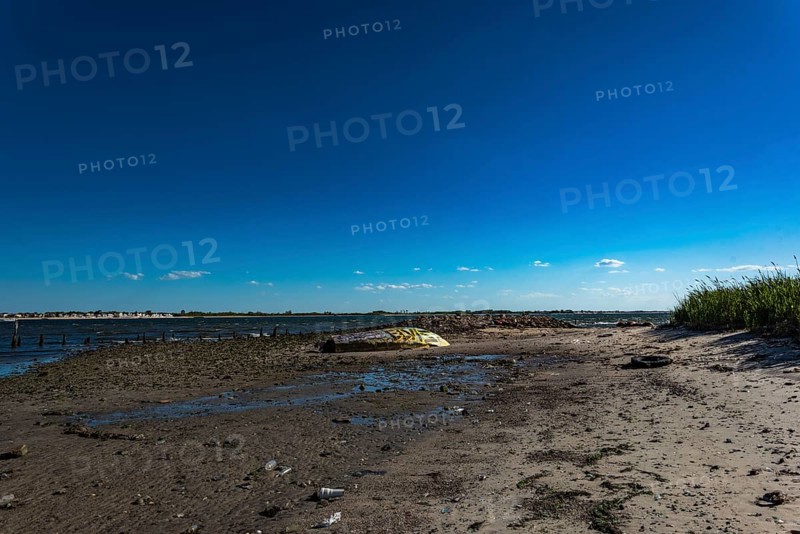 On the Millstone Trail towards the Dead Horse Bay off the Barren Island and Floyd Bennett Field. Brooklyn