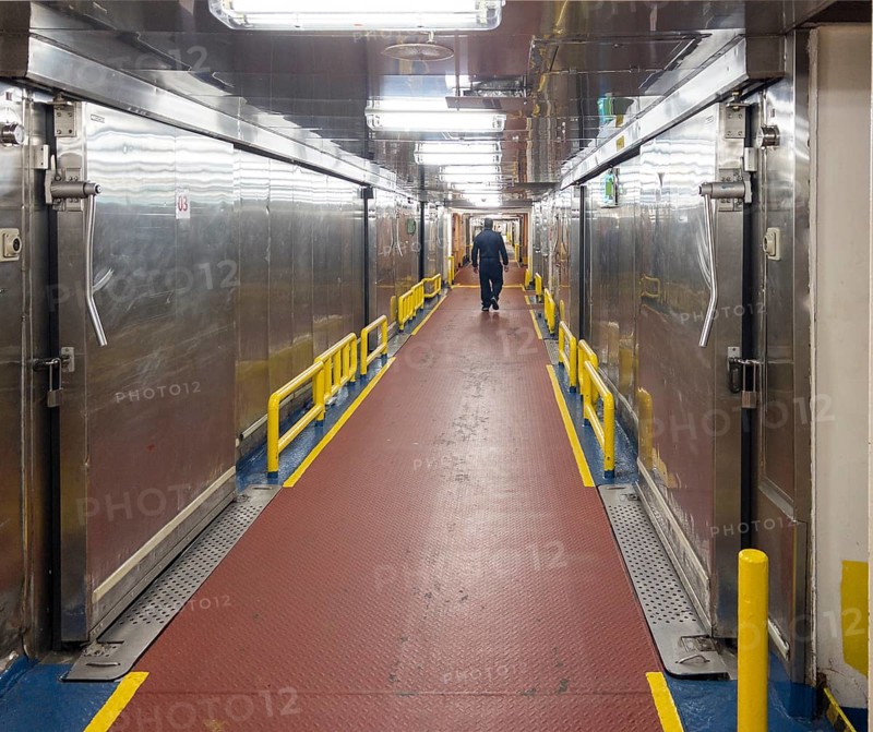 Cruise passengers never see this: central supply route in the belly of the cruise ship Vasco da Gama