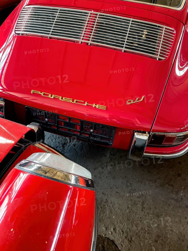 Rear part of classic car Porsche 911 2