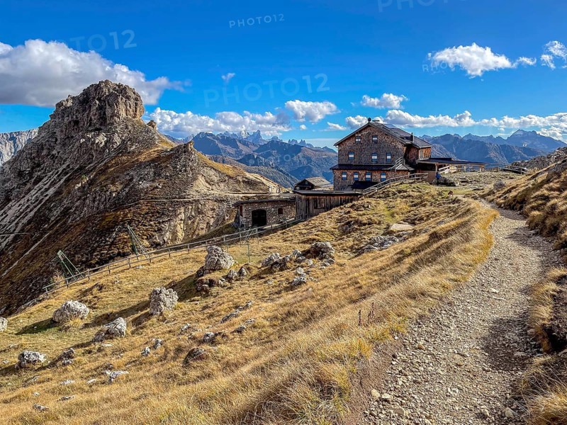 Croda Rossa Hut