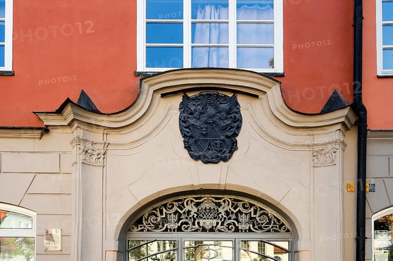 The Red House is a heritage-protected building from 1720 30 with the coat of arms of the patrician Jenisch family