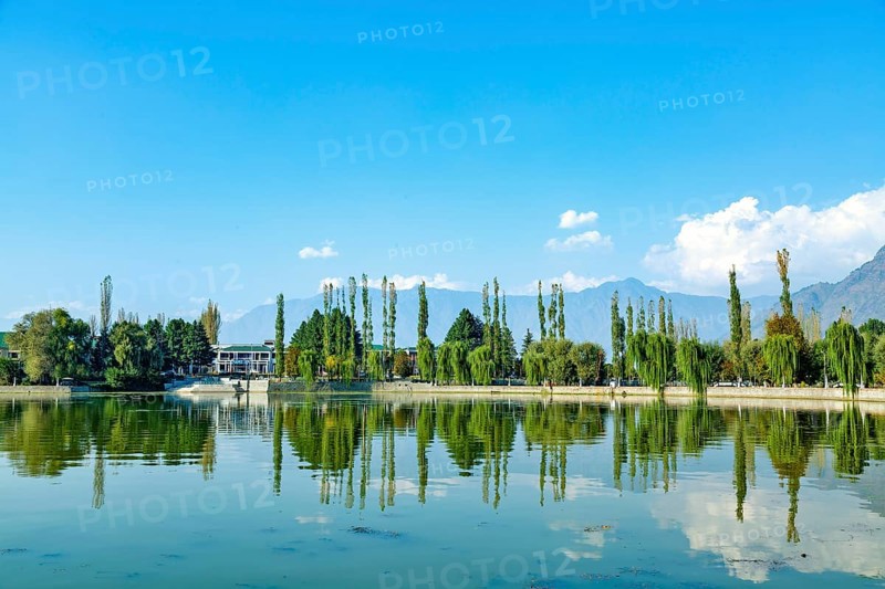 Dale lake in Srinagar