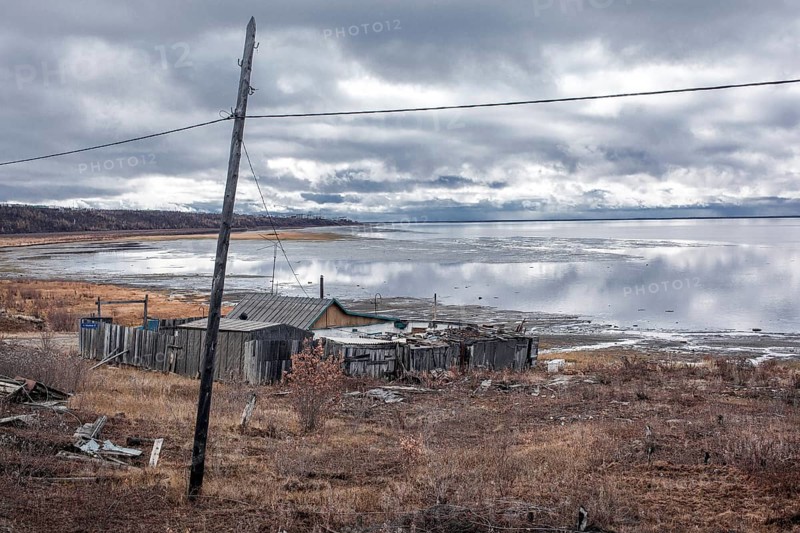House on the coast at the mouth of the Kolyma into the White Sea