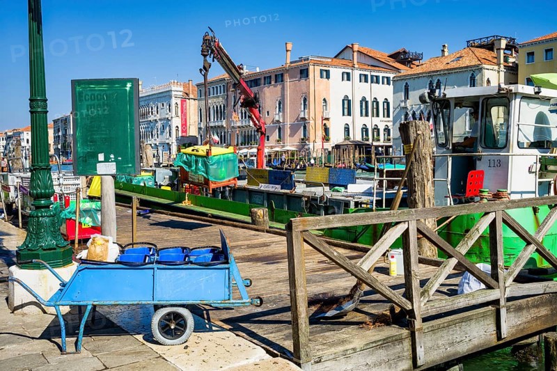 Rubbish collection at the Rialto Market