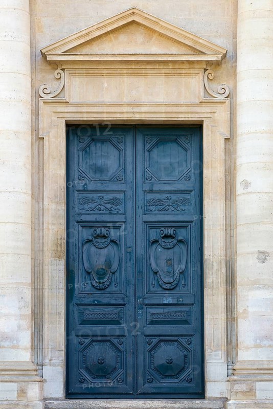 Entrance door of the chapel at the Sorbonne
