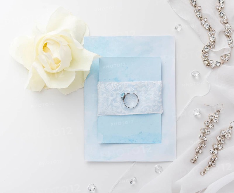 Elegant jewellery bride table