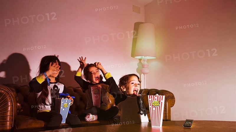 Kids watching thriller screaming