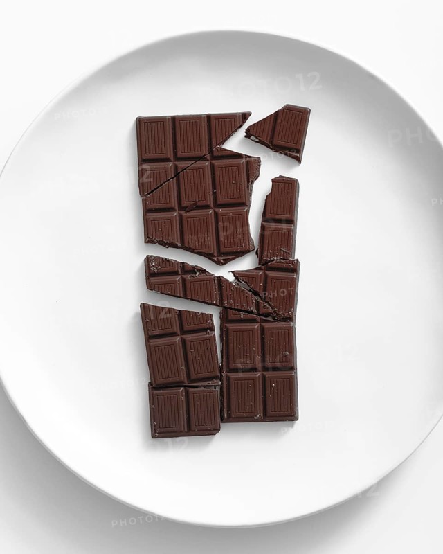 Top view chocolate bar plate