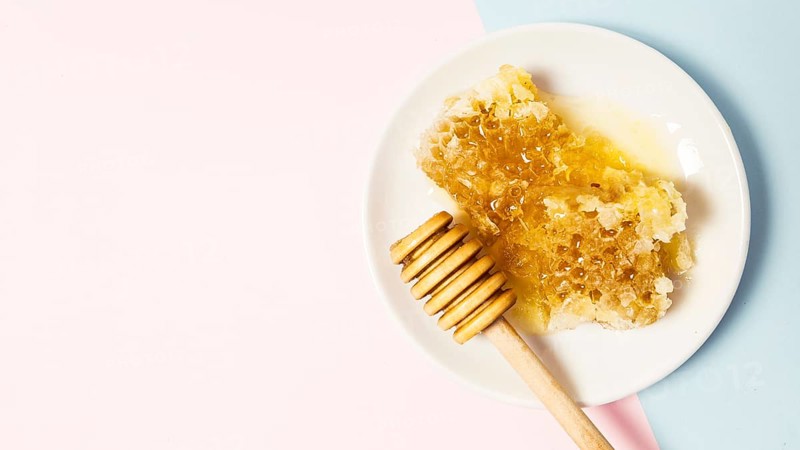 Honeycomb wooden honey dipper plate dual background