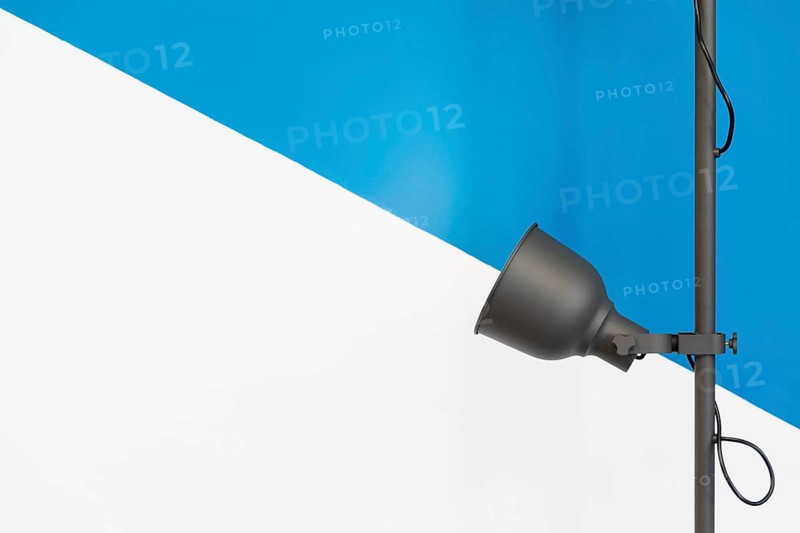 Lamp front wall