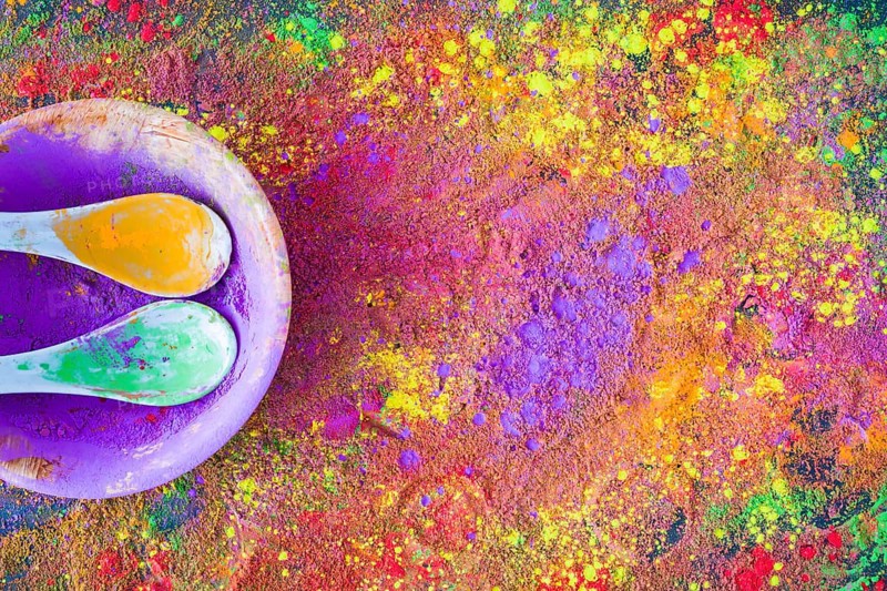 Spoon bowl with scattered powder