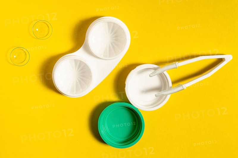 Top view contact lenses case tweezers