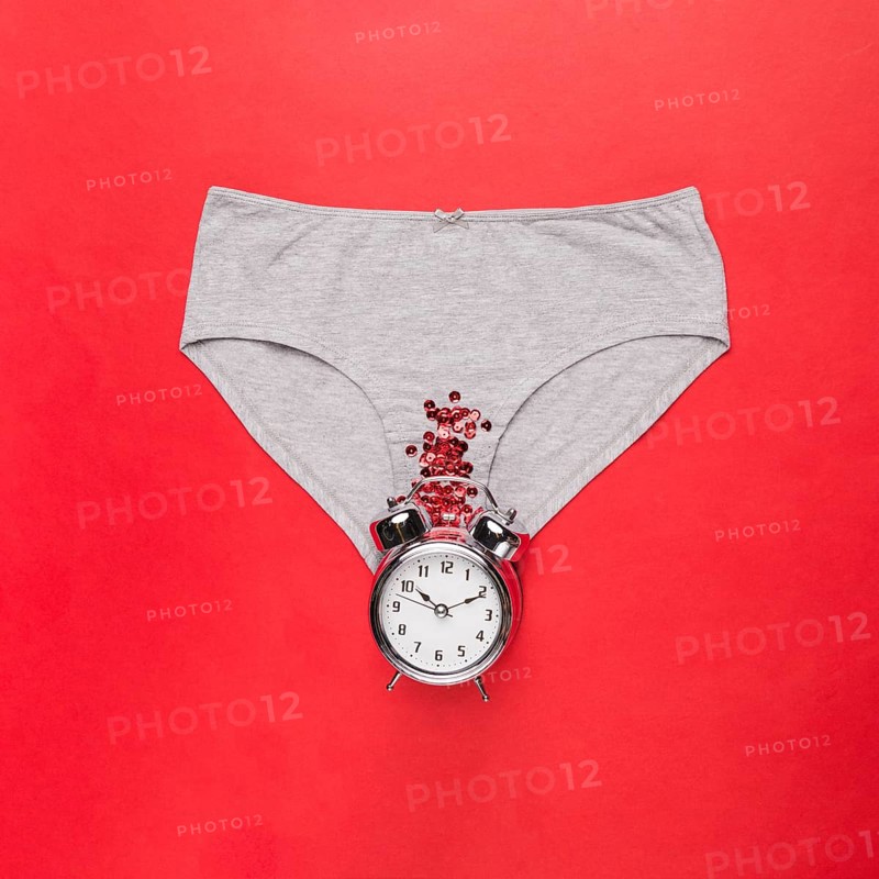 Top view knickers with sequins clock