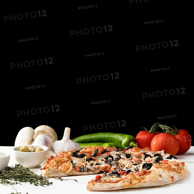 Vegetables pizza desk