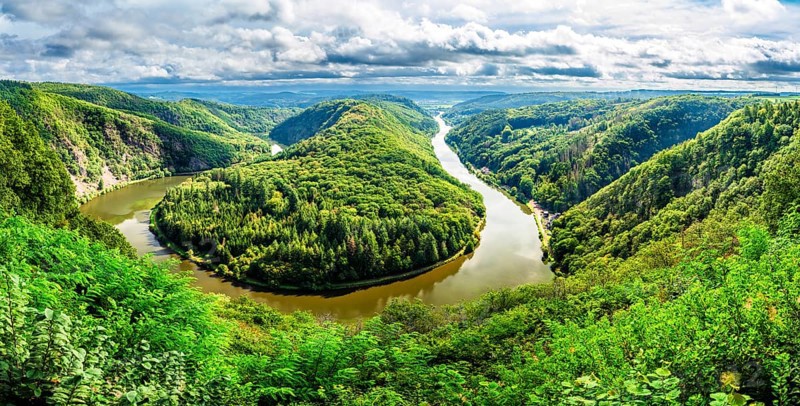 River Saar with cries of Saar near Mettlach