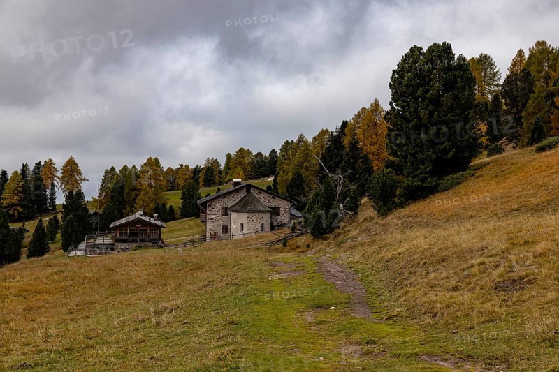 Isi Huette Alm Restaurant between Weisshorn and Schwarzhorn