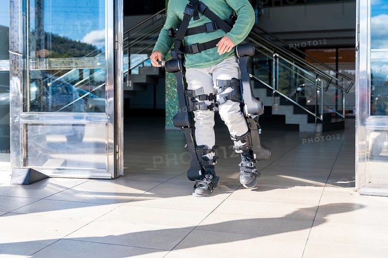 Mechanical exoskeleton