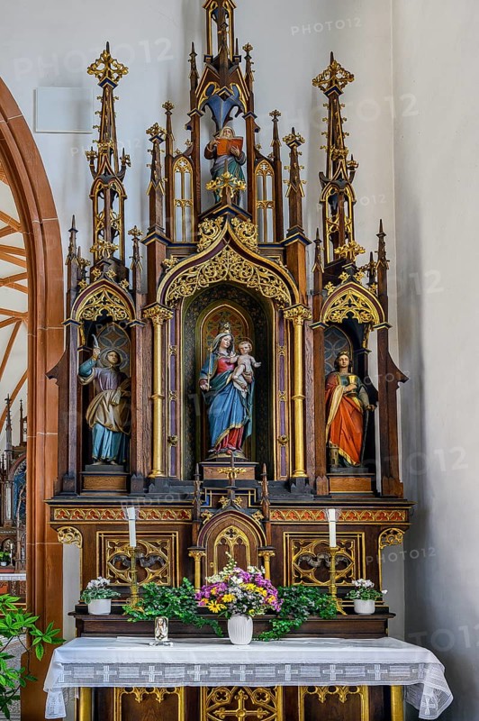 Side altar