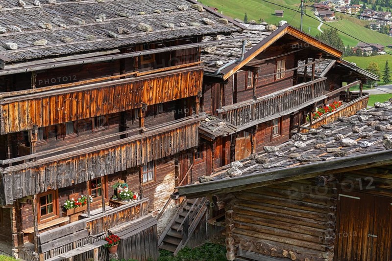 Historic farmhouses in the hamlet of Gemais