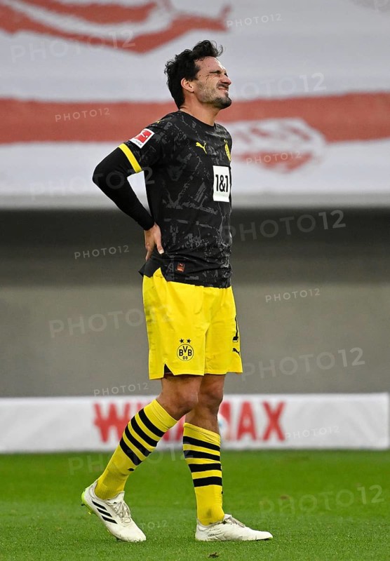 Mats Hummels Borussia Dortmund BVB with pain