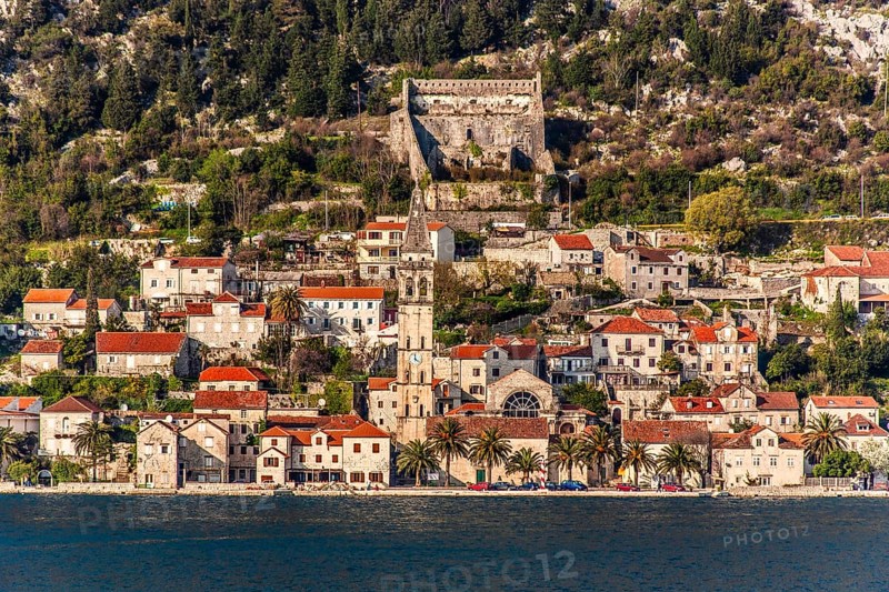 The former seafaring centre of Perast with its magnificent buildings and two beautiful offshore islands