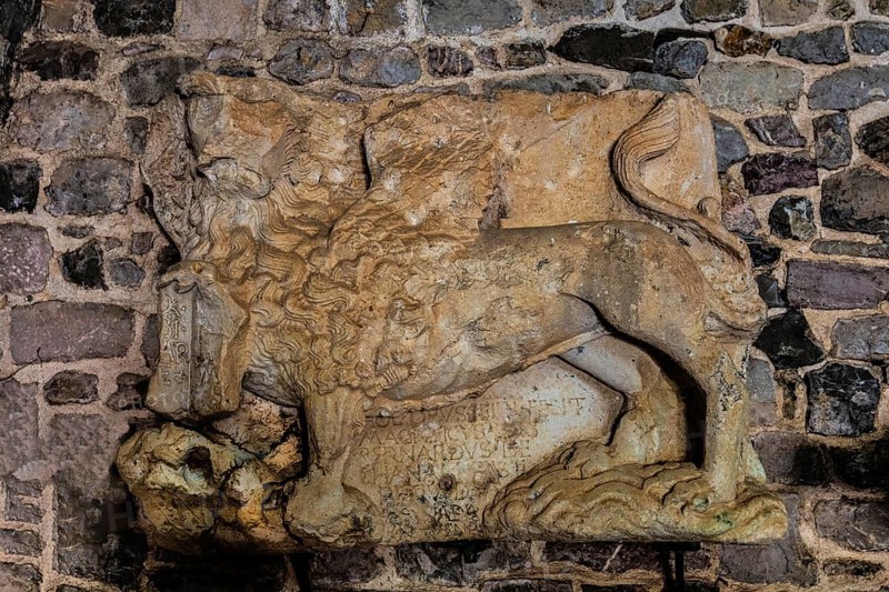 Gavedola tower of the fortress gate with Venetian lion