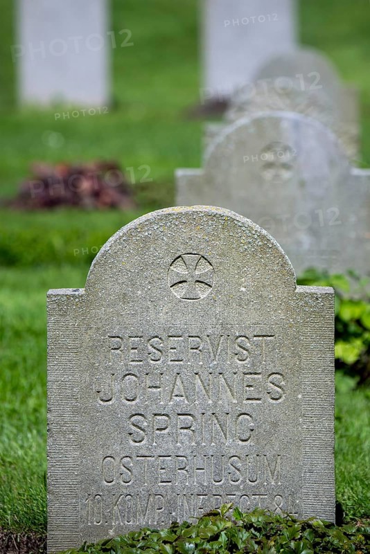 German WWI headstone at the St. Symphorien Military Cemetery