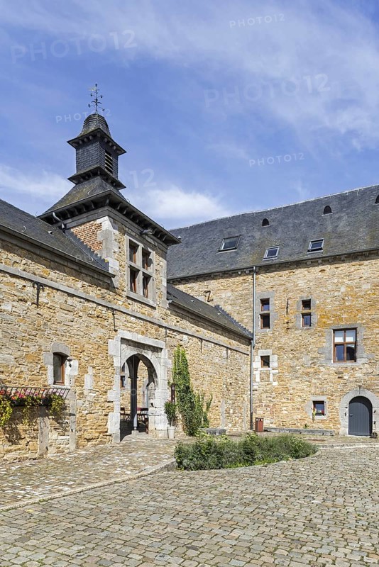 Chateau-ferme de Courriere