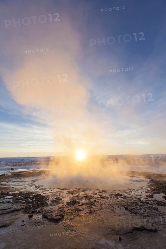 Steam phase eruption of Strokkur