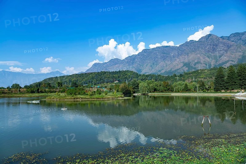 Jawaharlal Nehru Memorial Botanical Gardens in Srinagar
