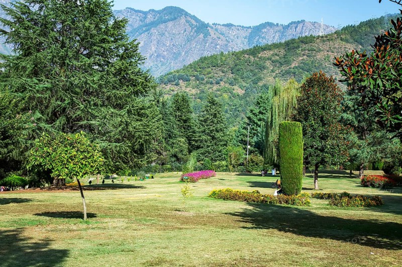 Jawaharlal Nehru Memorial Botanical Gardens in Srinagar
