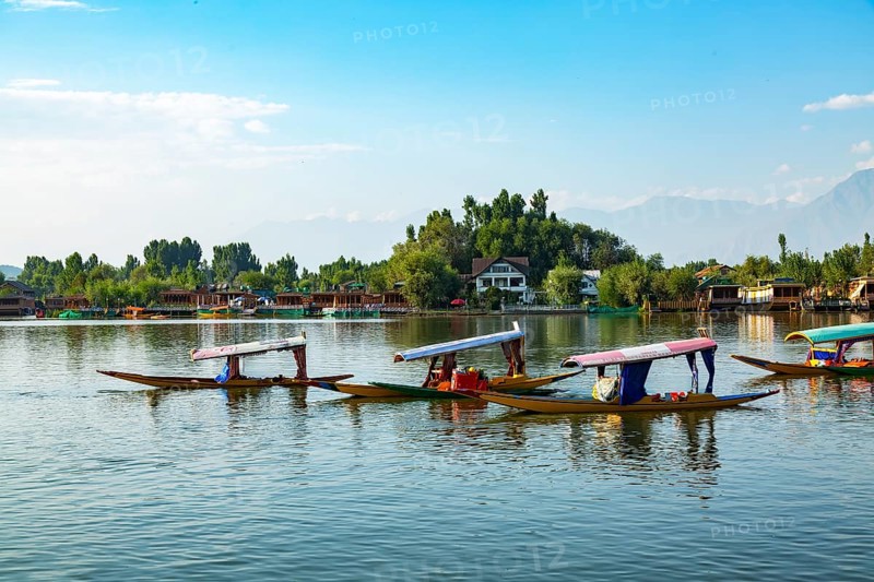Shikars boat on dale lake in Srinagar