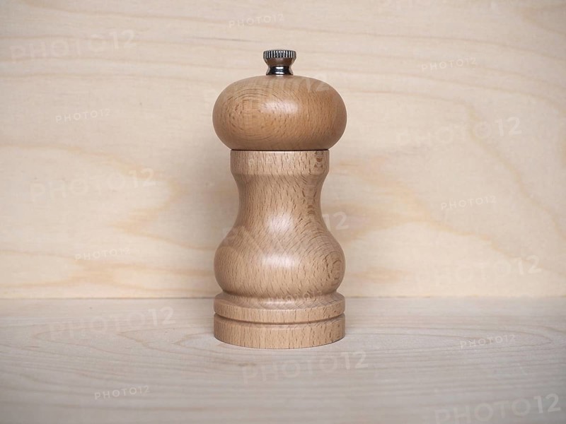 Salt or pepper grinder