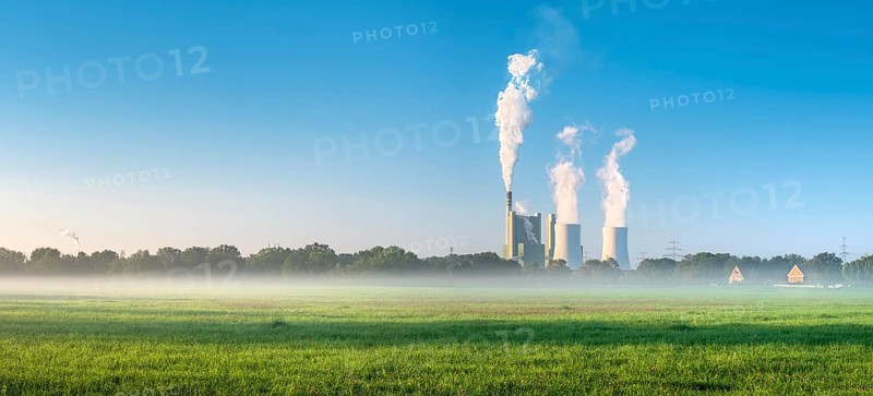 The Schkopau lignite-fired power station in the morning