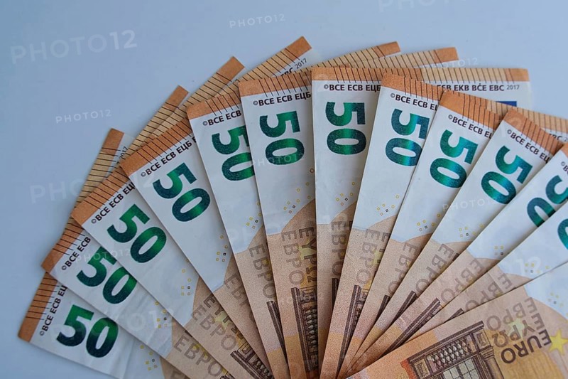 Symbol photo on the subject of cash