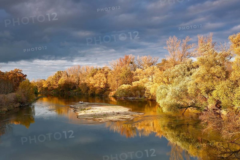 Autumn in the floodplain