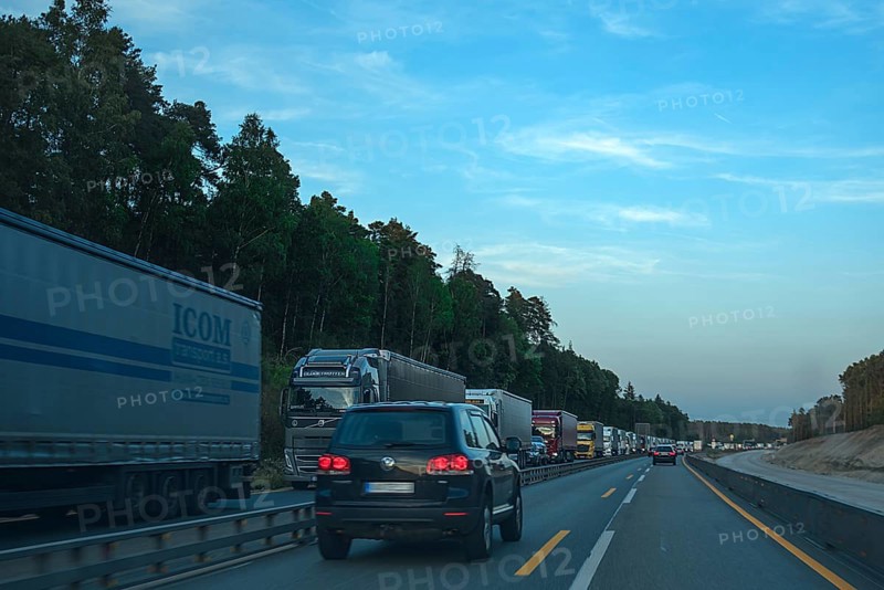 Lorry traffic jam on the A 6