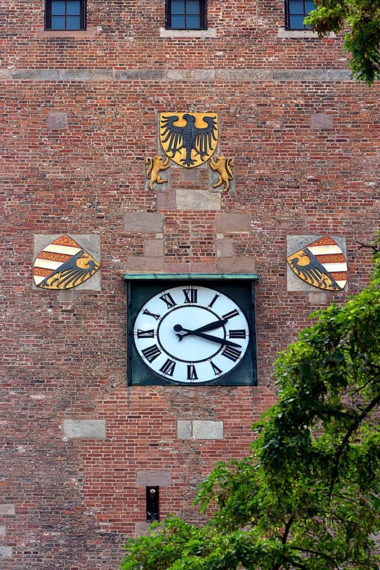 Nuremberg coat of arms and imperial eagle on the White Tower