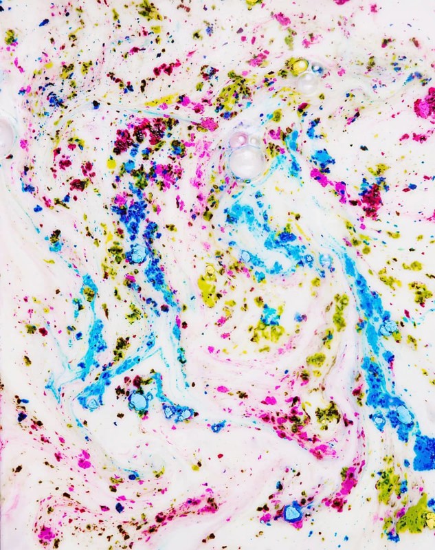 Multicolor water with bubbles