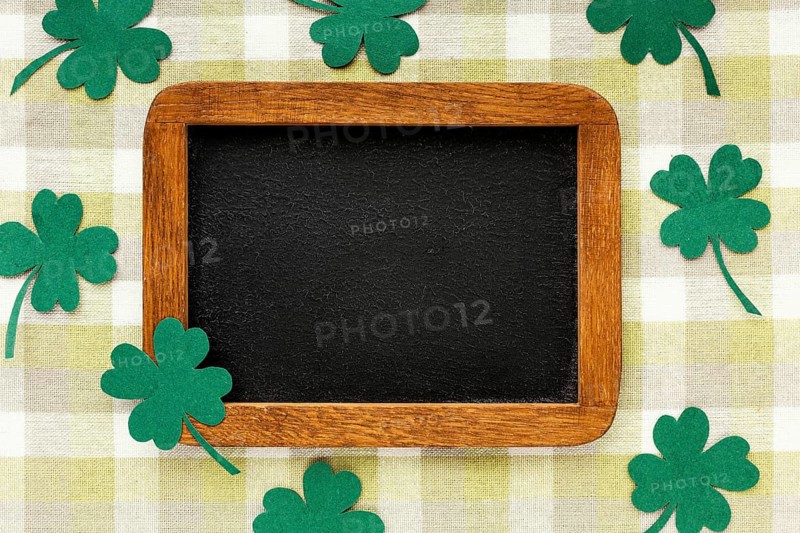 St patrick clovers frame arrangement
