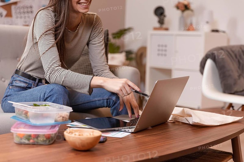 Woman working with lunch boxes her