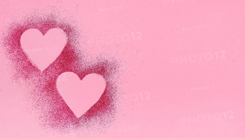 Heart shapes from glitter powder