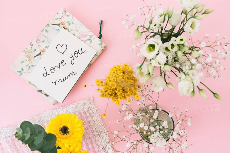 Love you mum inscription with flowers notebook
