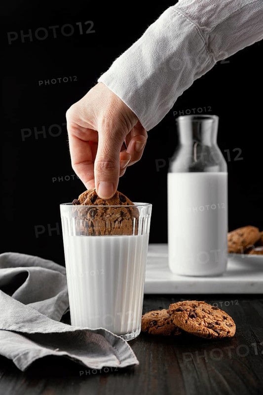 Arrangement delicious biscuits with milk 3