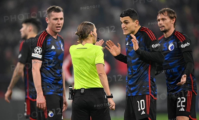 Referee Stephanie Frappart in discussion with Denis Vavro FC Copenhagen