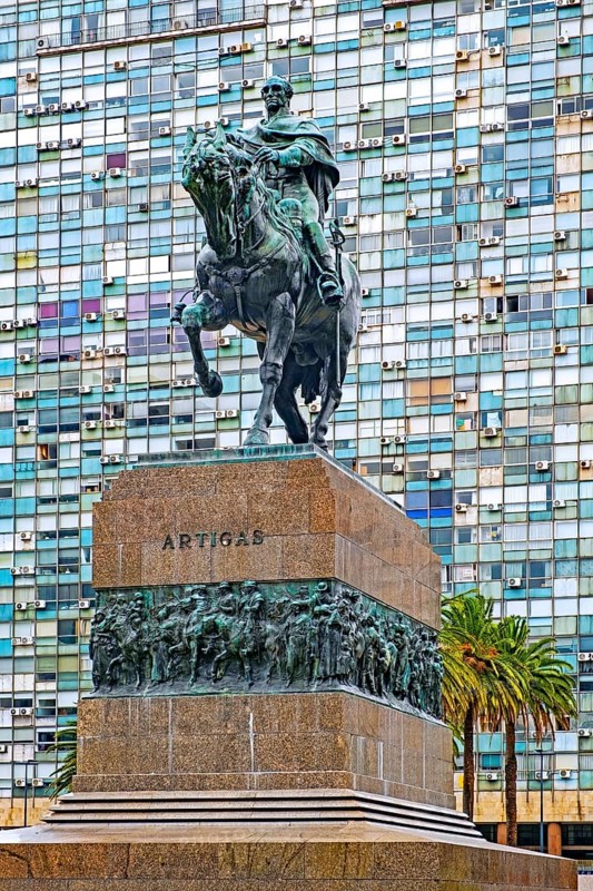 Monument to General Jose Gervasio Artigas on the Plaza Independencia