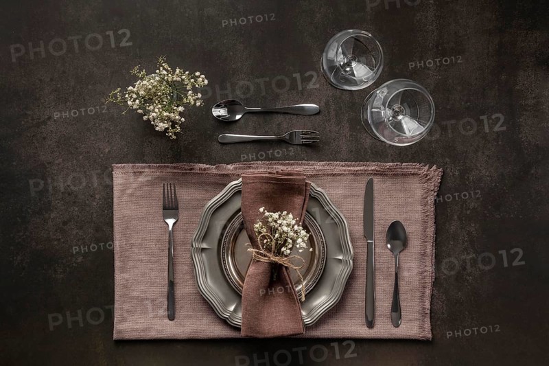 Table etiquette elements top view